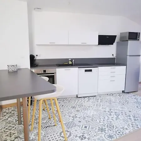 Logement Entier - 6 Pers - Wifi Et Linge Inclus